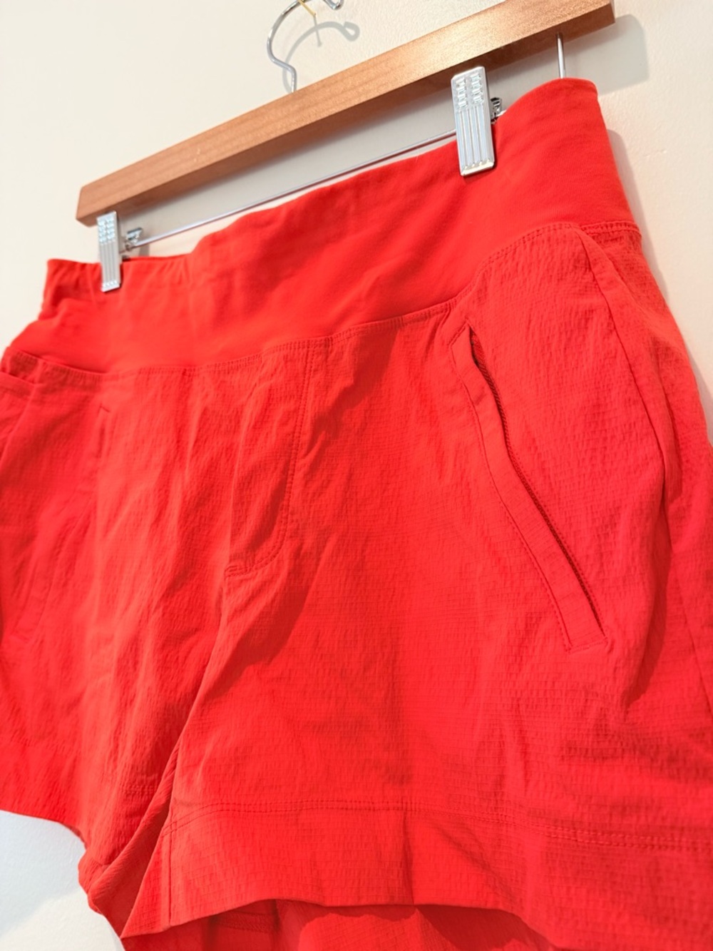 Athleta Trekkie North Short in Flame Orange, 6 - Picture 3 of 10